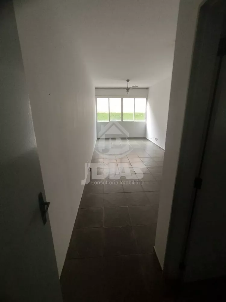 Apartamento para alugar com 3 quartos, 82m² - Foto 3