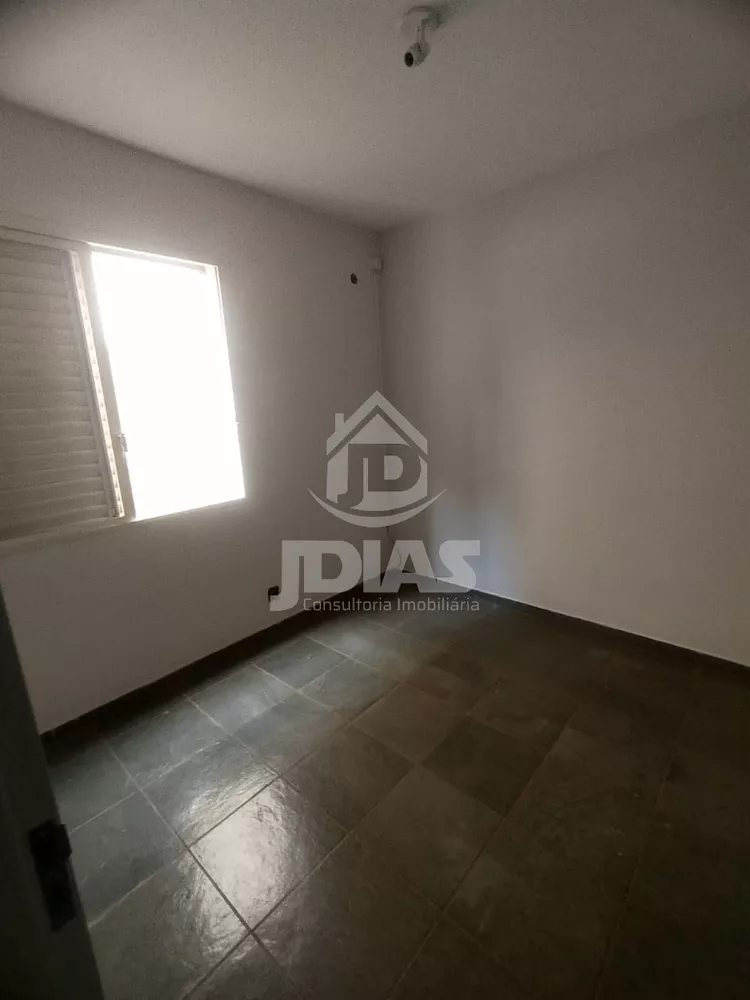 Apartamento para alugar com 3 quartos, 82m² - Foto 2