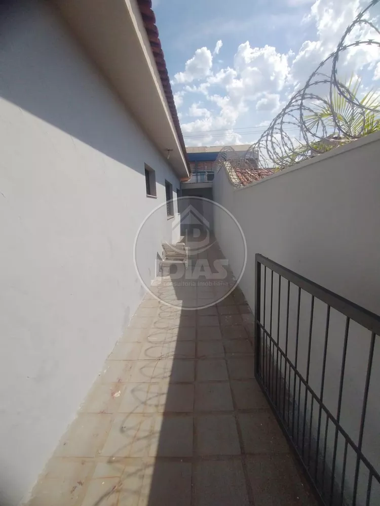 Casa, 4 quartos, 300 m² - Foto 4