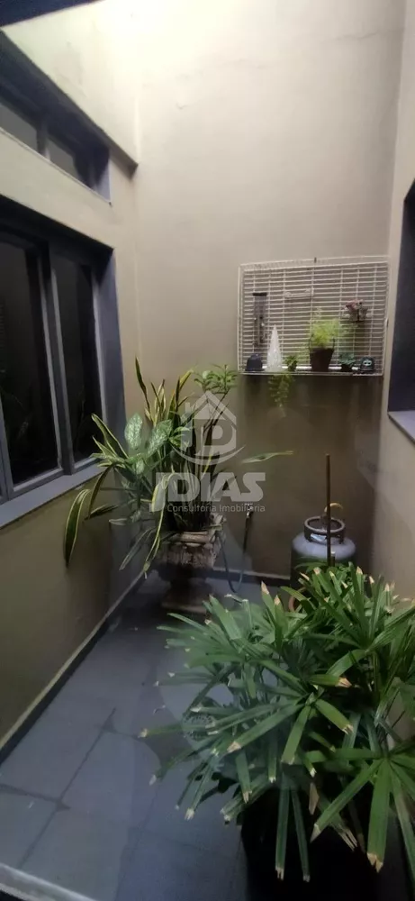 Casa, 4 quartos, 250 m² - Foto 11