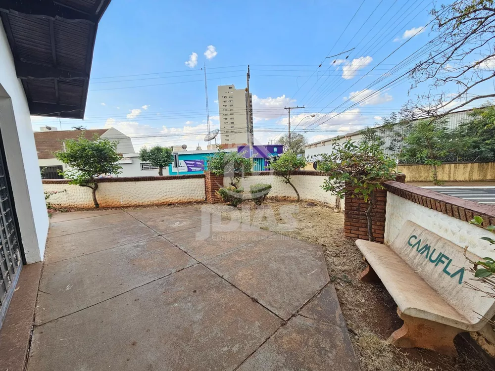 Casa, 4 quartos, 386 m² - Foto 2