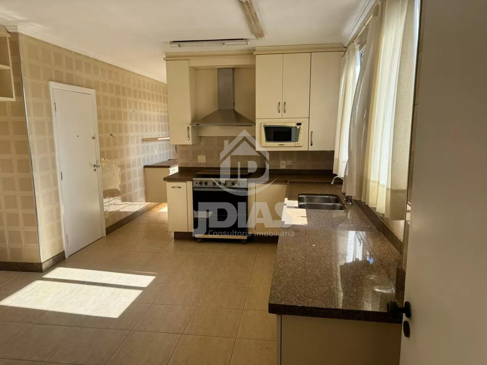 Apartamento para alugar com 4 quartos, 195m² - Foto 1