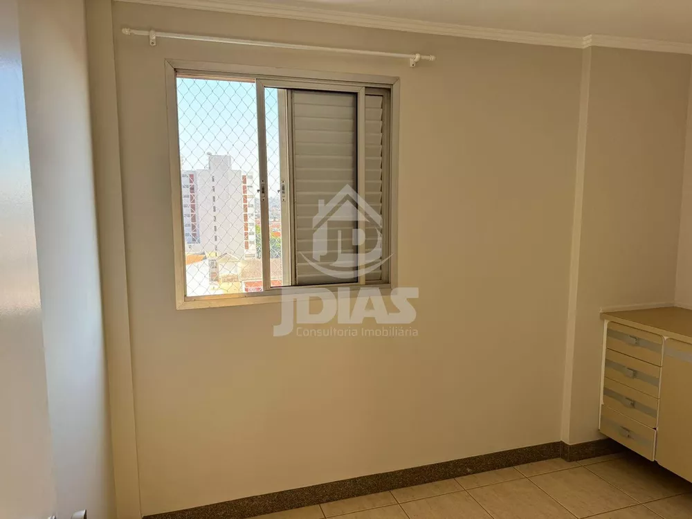 Apartamento para alugar com 4 quartos, 195m² - Foto 2