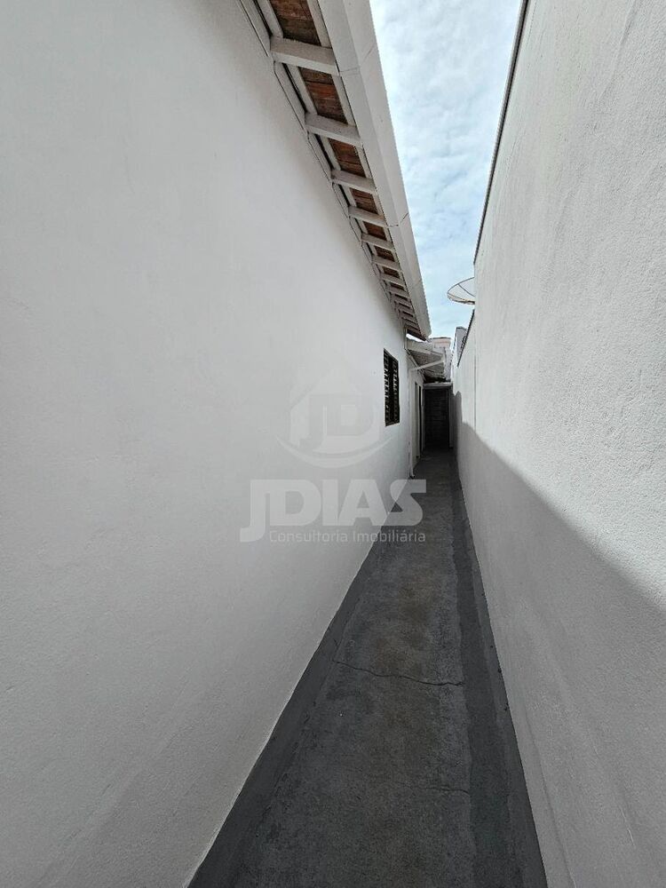 Casa para alugar com 3 quartos, 168m² - Foto 3