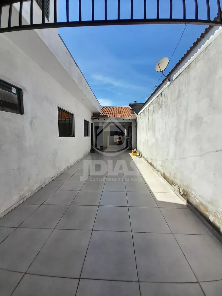 Casa à venda com 2 quartos, 150m² - Foto 3