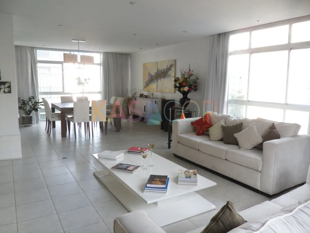 Apartamento, 3 quartos, 240 m² - Foto 1