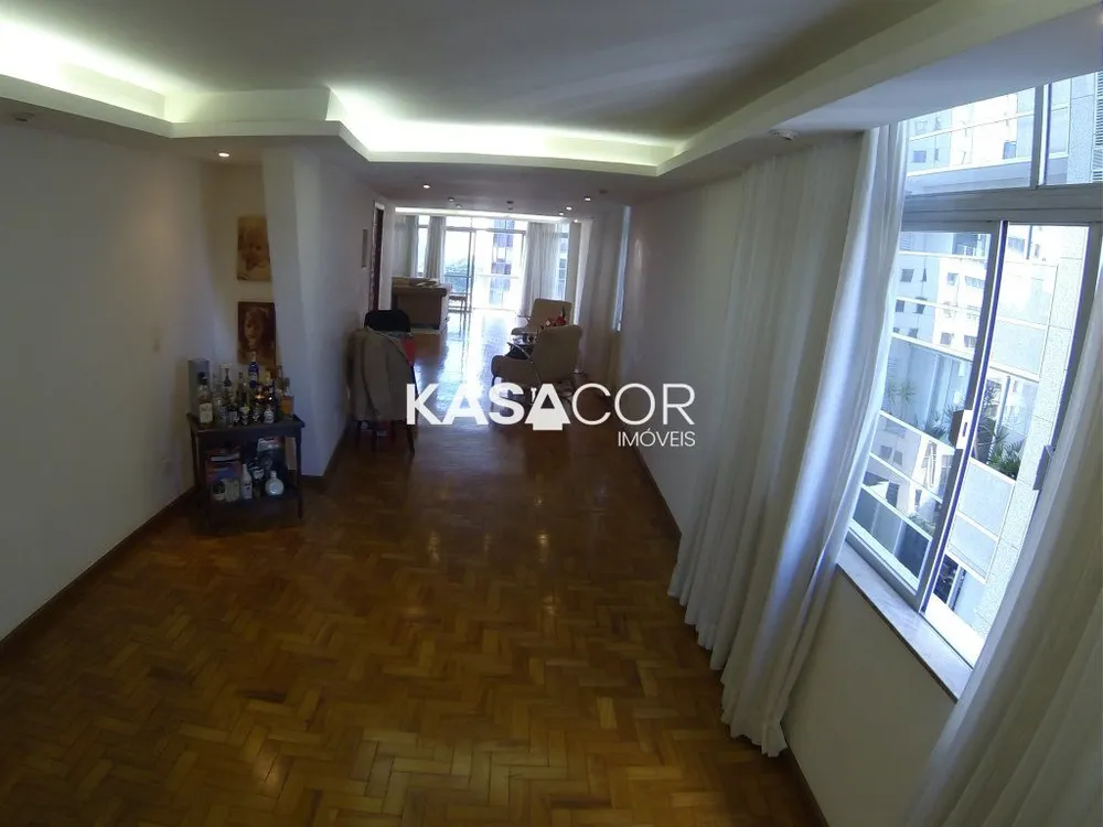 Apartamento, 3 quartos, 220 m² - Foto 1