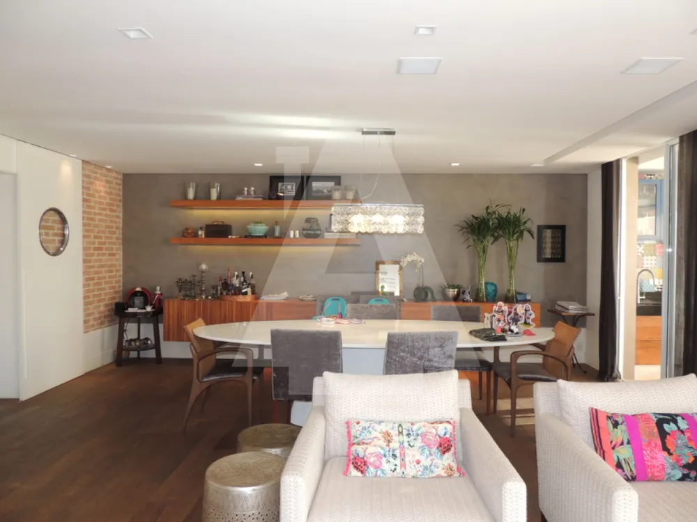 Apartamento, 3 quartos, 270 m² - Foto 1