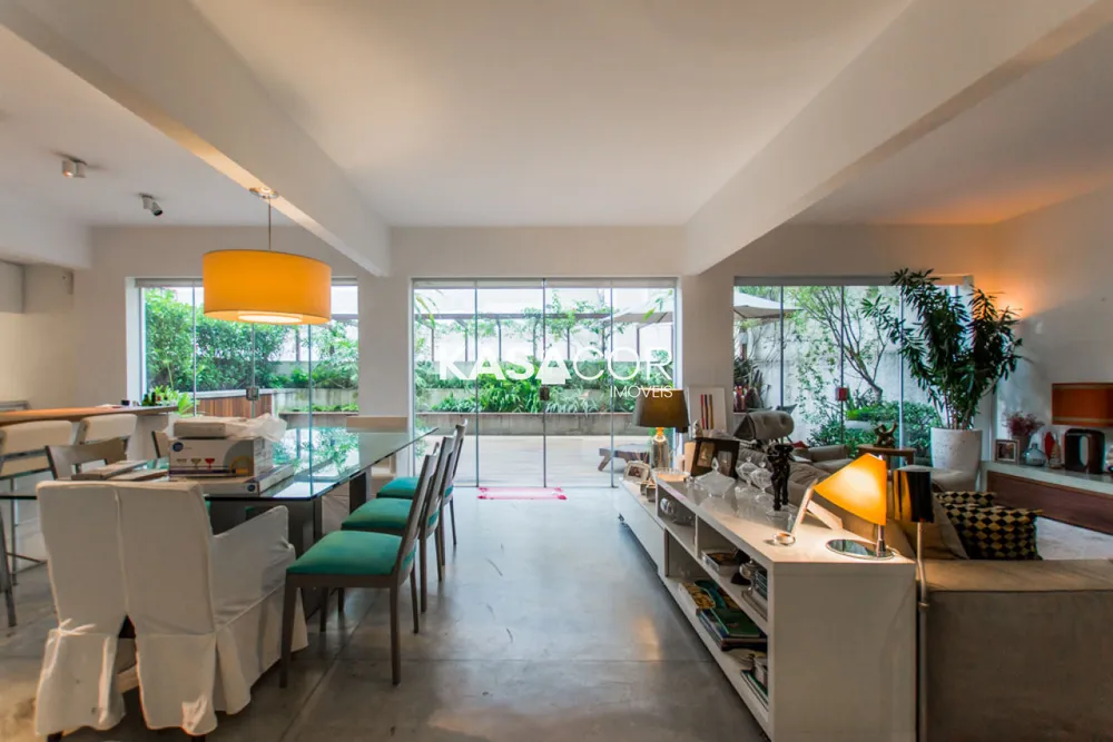 Apartamento, 3 quartos, 240 m² - Foto 1