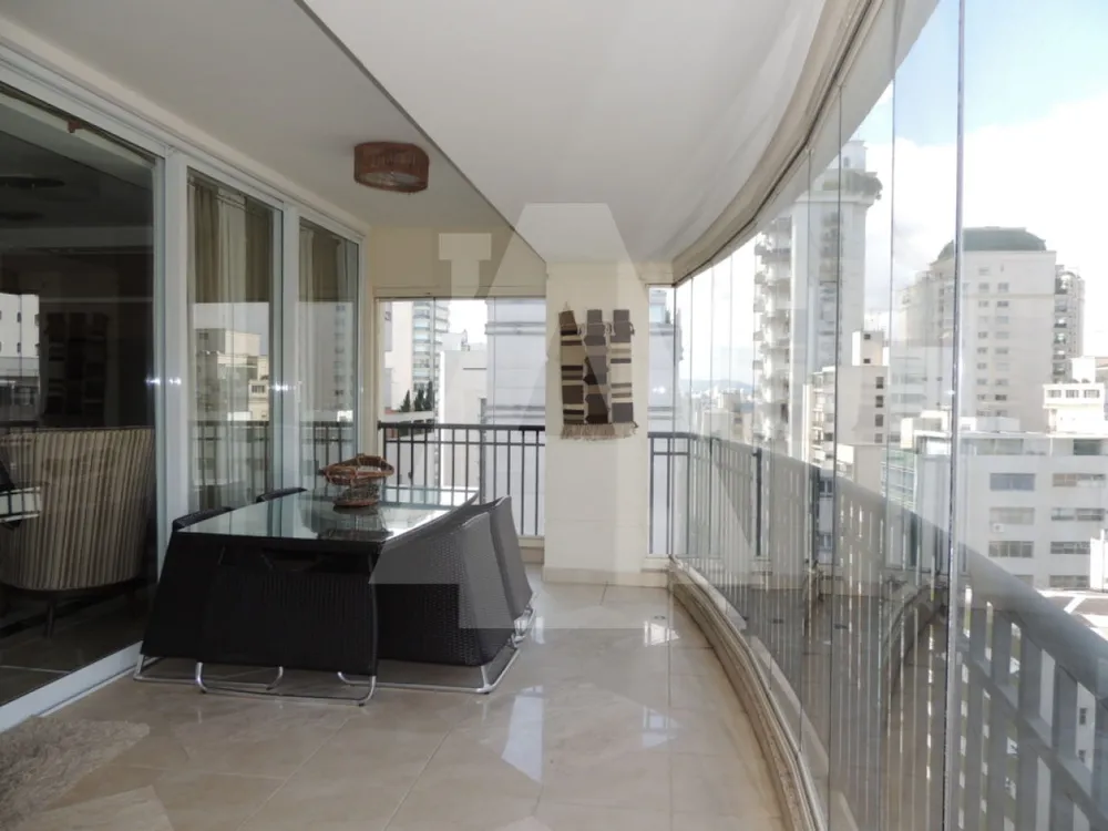Apartamento, 3 quartos, 200 m² - Foto 1