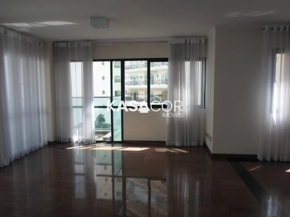 Apartamento, 3 quartos, 200 m² - Foto 1