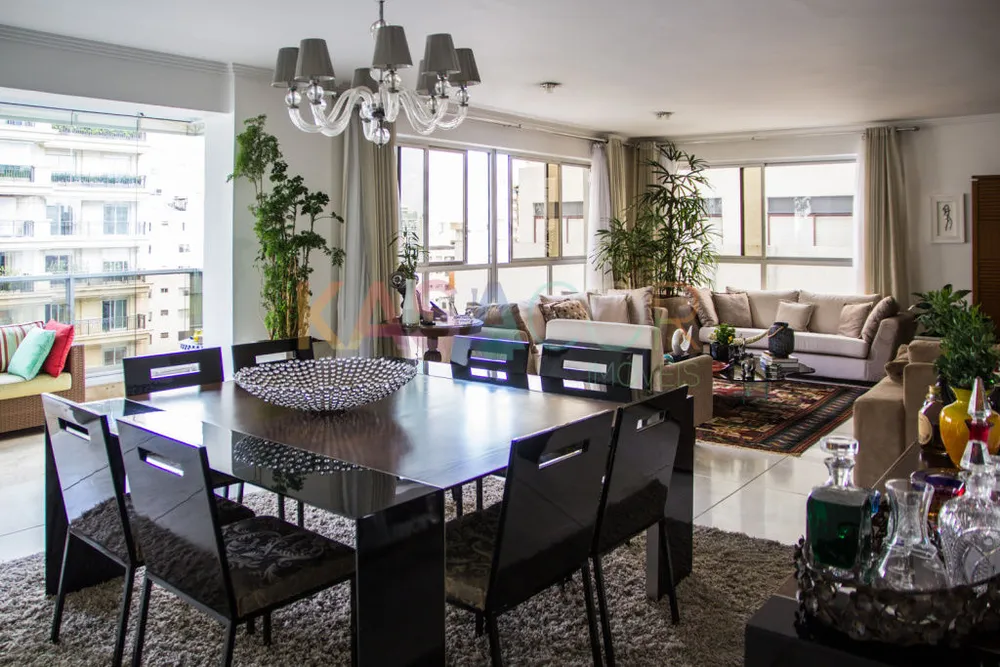 Apartamento, 3 quartos, 240 m² - Foto 1