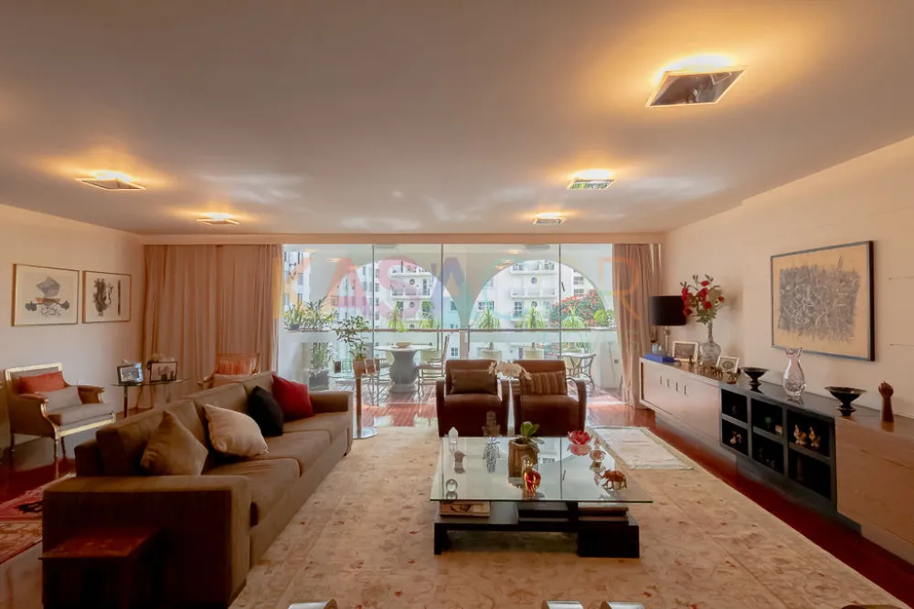 Apartamento, 3 quartos, 240 m² - Foto 1