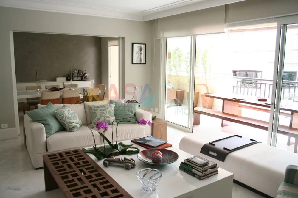 Apartamento, 3 quartos, 221 m² - Foto 1