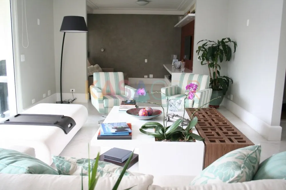 Apartamento, 3 quartos, 221 m² - Foto 2
