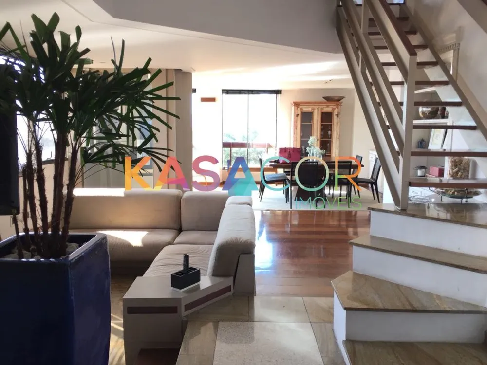 Apartamento, 3 quartos, 208 m² - Foto 1