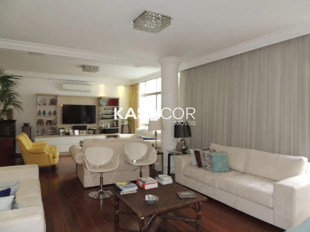 Apartamento, 3 quartos, 210 m² - Foto 1