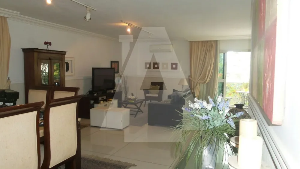 Apartamento, 3 quartos, 210 m² - Foto 1
