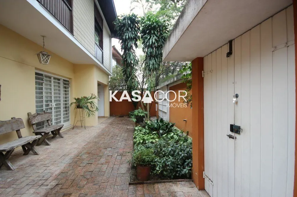 Sobrado, 4 quartos, 330 m² - Foto 1