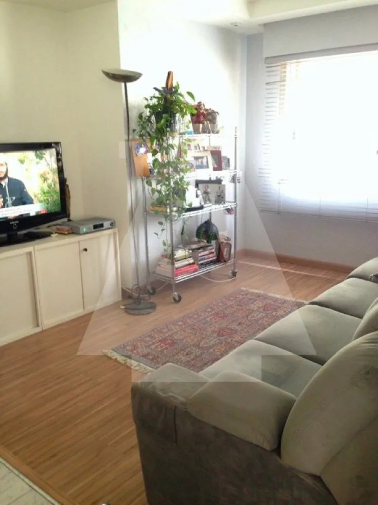 Apartamento, 3 quartos, 270 m² - Foto 1