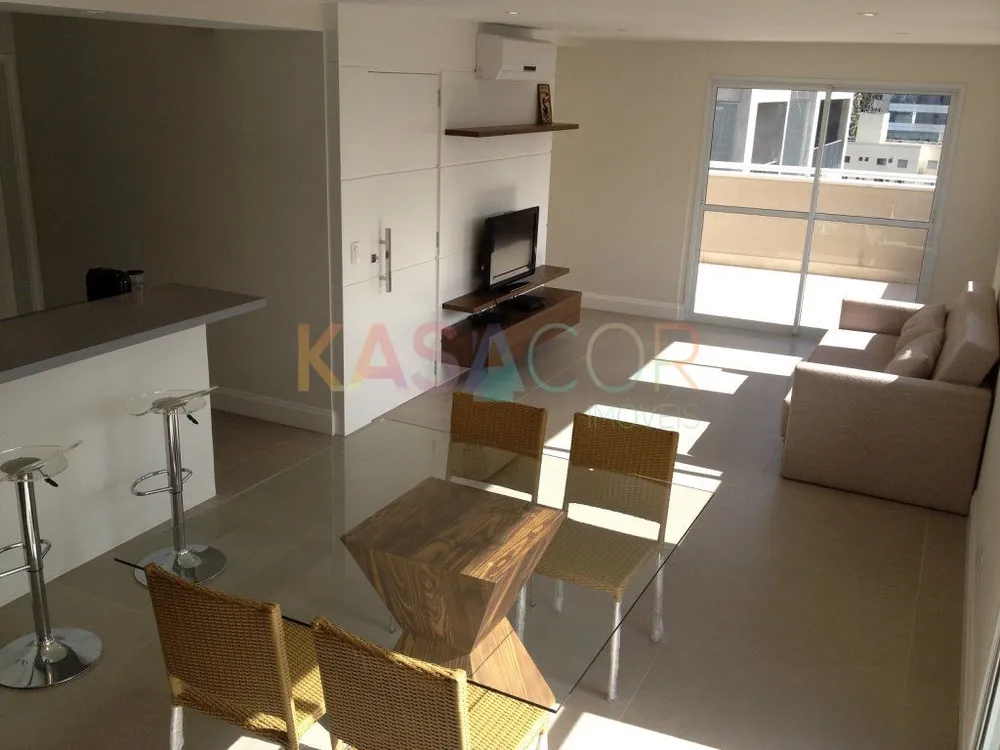 Cobertura, 3 quartos, 220 m² - Foto 2