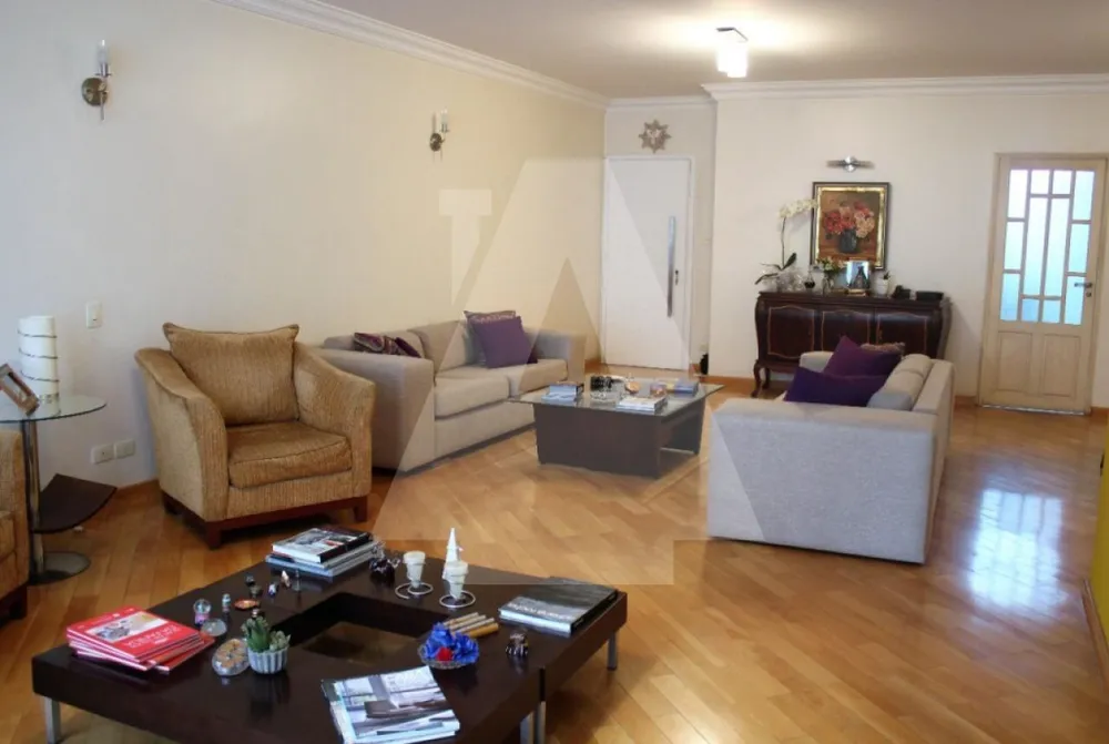 Apartamento, 3 quartos, 220 m² - Foto 1