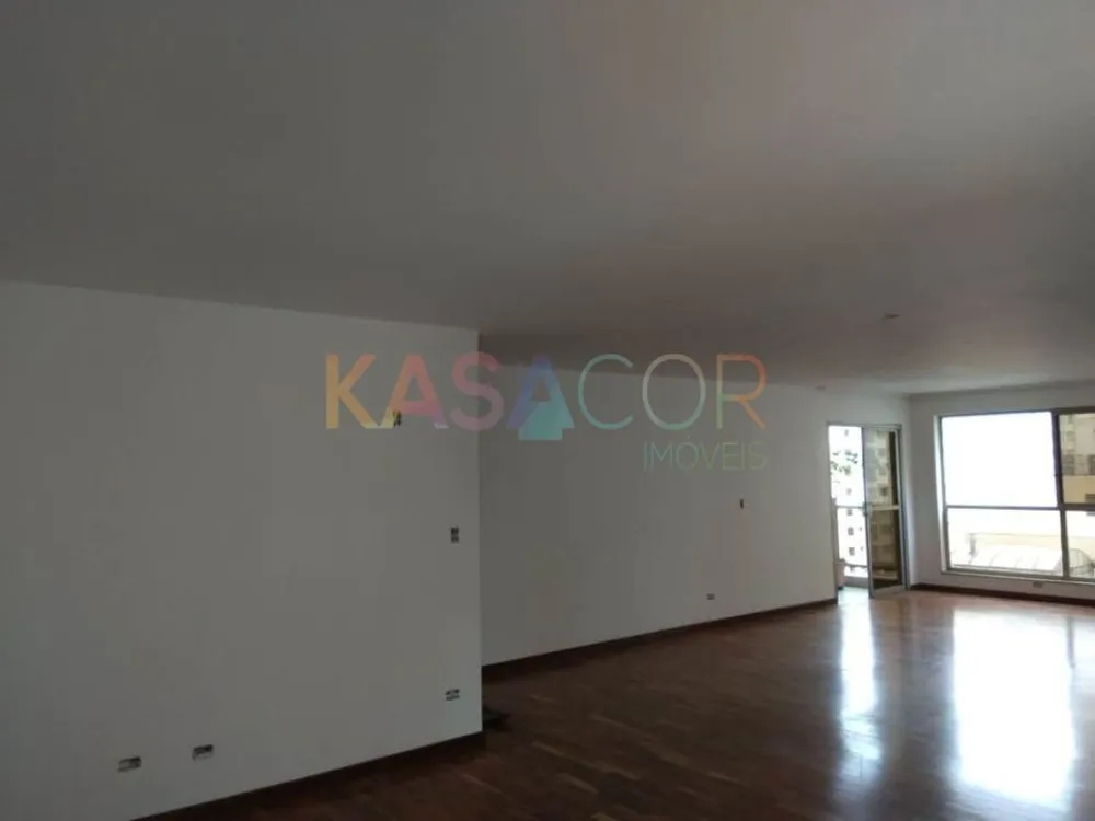 Apartamento, 3 quartos, 242 m² - Foto 1