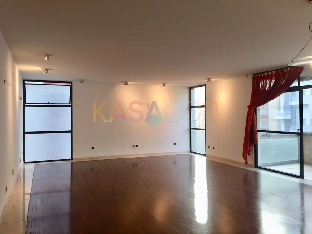 Apartamento, 3 quartos, 228 m² - Foto 1