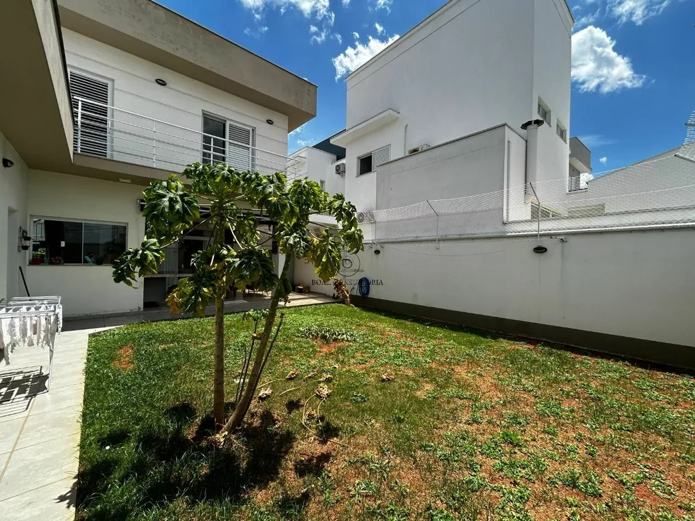 Sobrado, 3 quartos, 222 m² - Foto 1