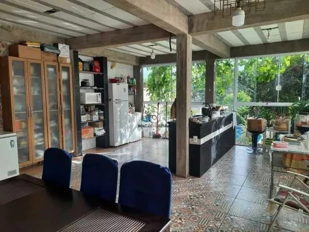 Casa, 4 quartos, 240 m² - Foto 1