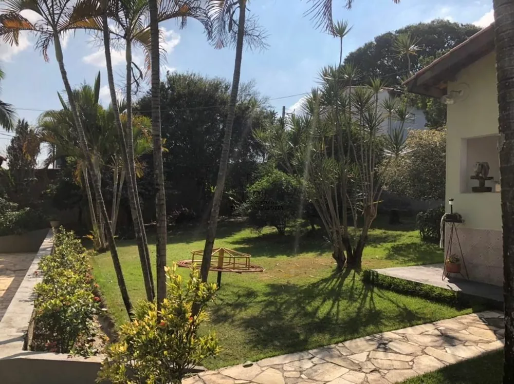 Chácara, 3 quartos, 2250 m² - Foto 1