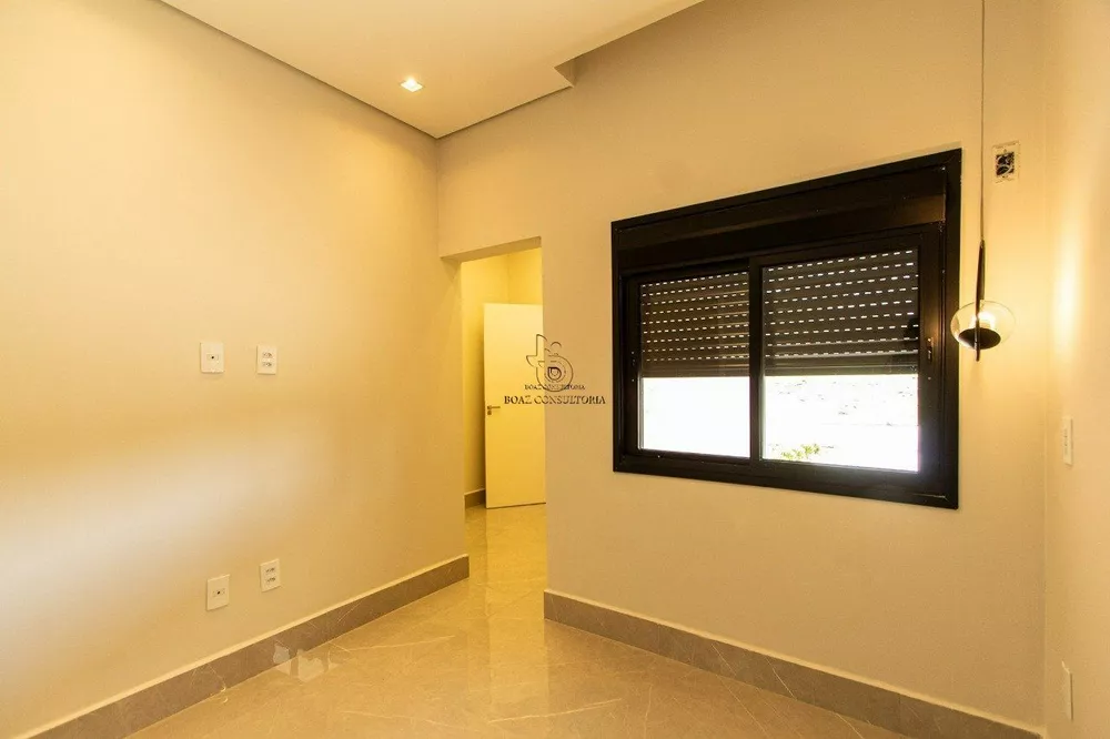 Casa, 4 quartos, 237 m² - Foto 1