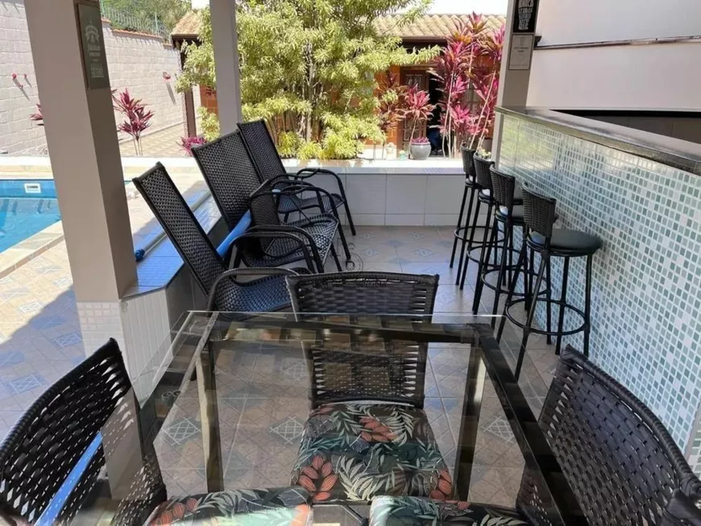 Casa, 3 quartos, 228 m² - Foto 1