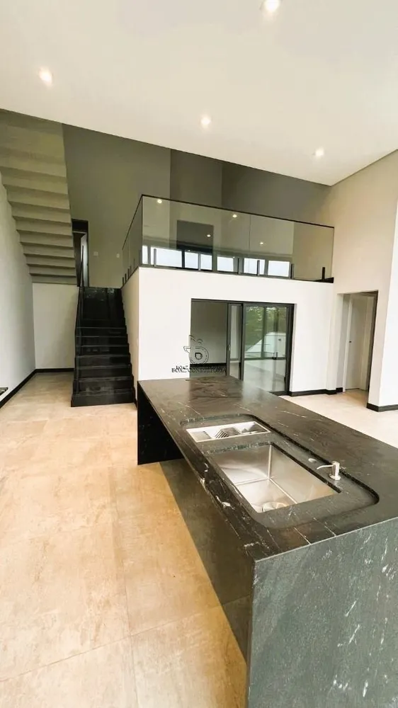 Casa, 3 quartos, 303 m² - Foto 1