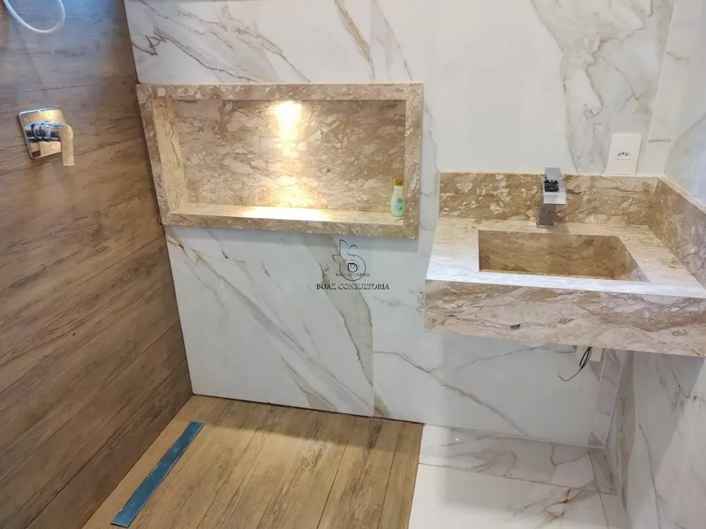 Sobrado, 3 quartos, 243 m² - Foto 1