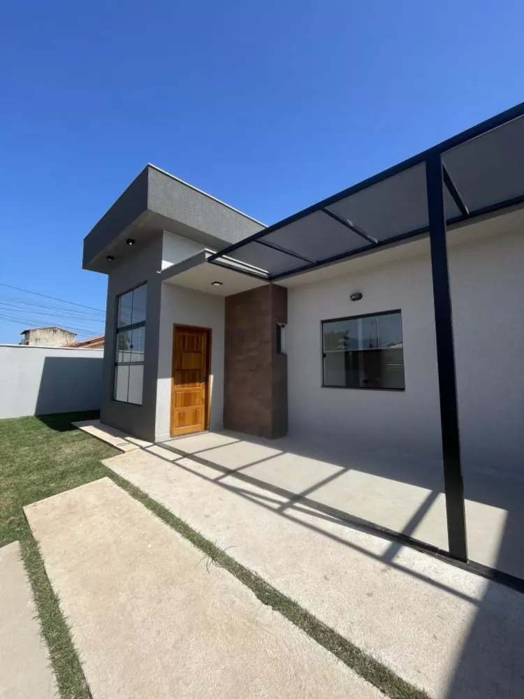 Casa à venda com 2 quartos, 200m² - Foto 1