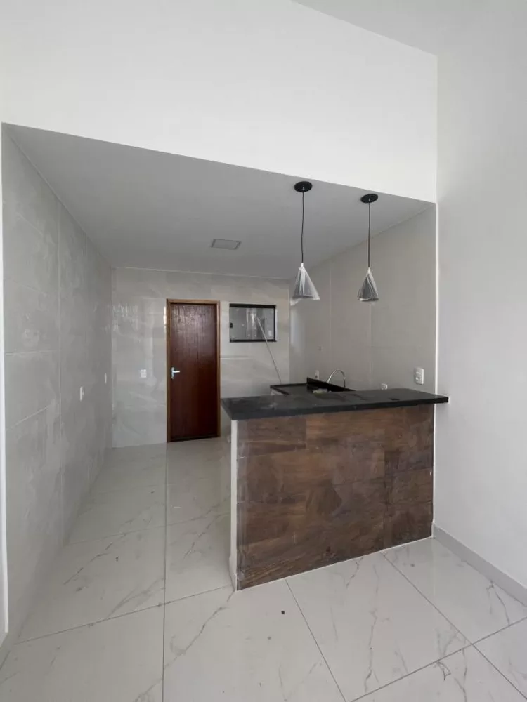 Casa à venda com 2 quartos, 200m² - Foto 3