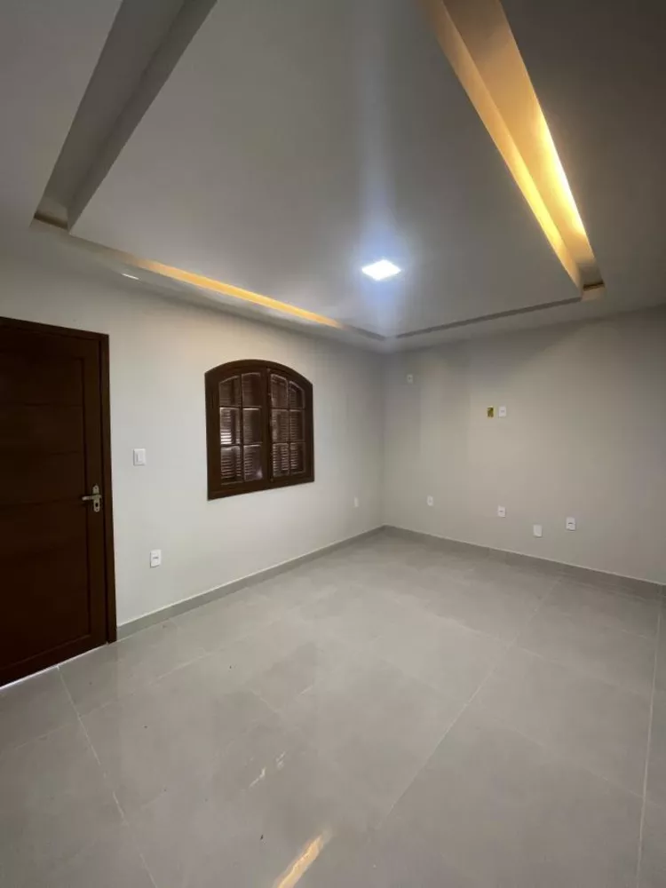 Casa à venda com 2 quartos, 600m² - Foto 4