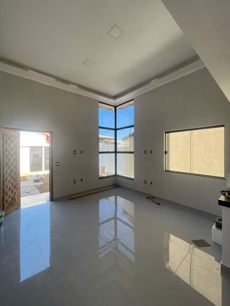 Casa à venda com 3 quartos, 240m² - Foto 4