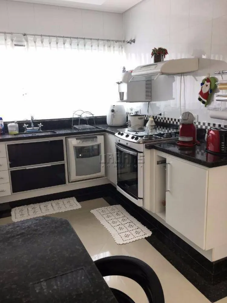 Sobrado, 3 quartos, 251 m² - Foto 3