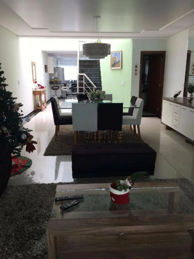 Sobrado, 3 quartos, 251 m² - Foto 2