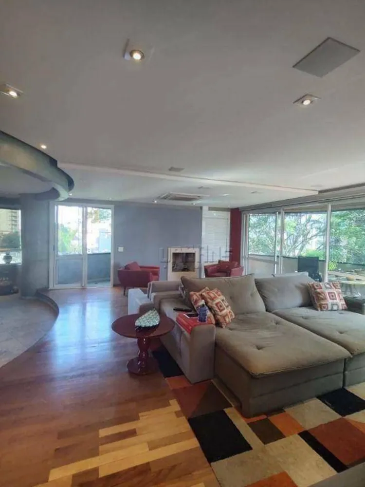 Apartamento, 3 quartos, 205 m² - Foto 1