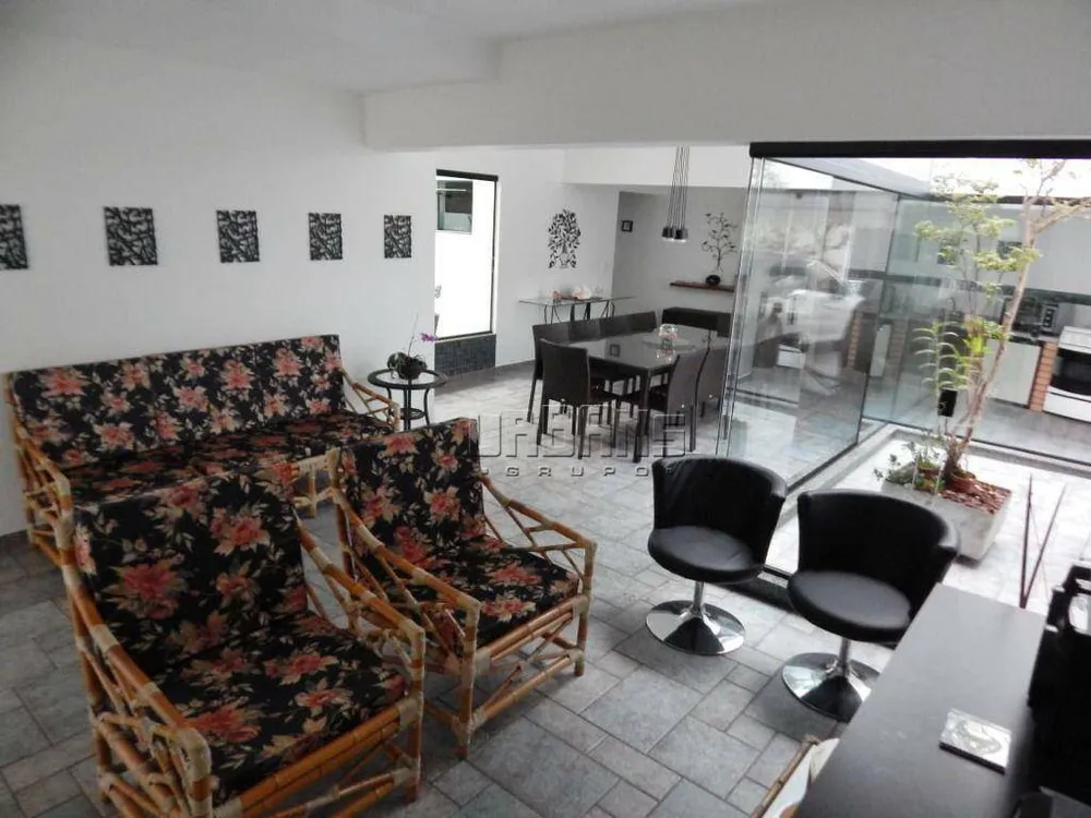 Sobrado, 3 quartos, 340 m² - Foto 1