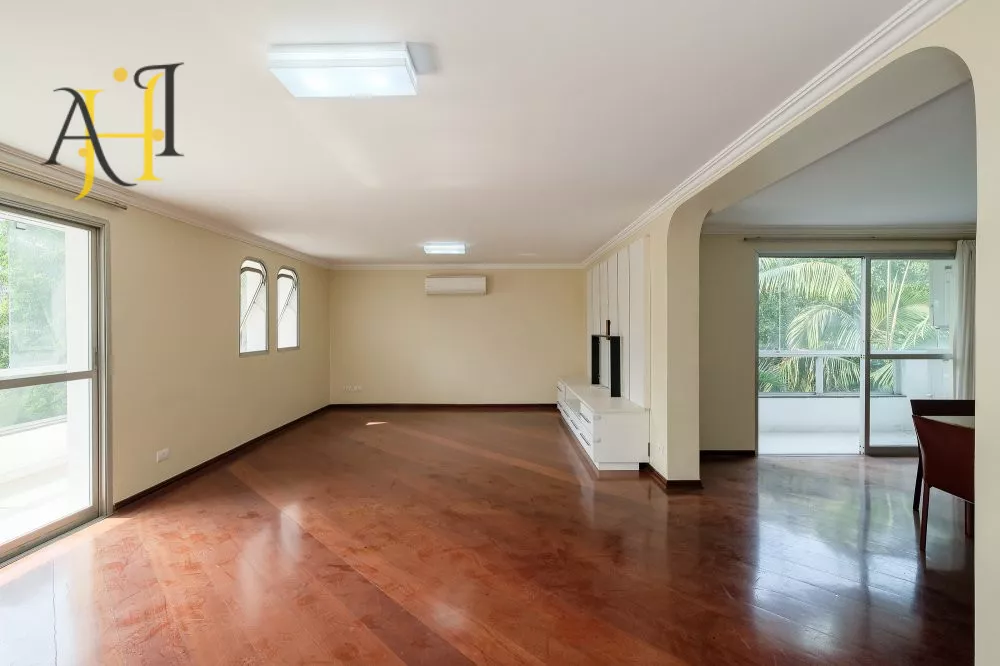 Apartamento, 3 quartos, 215 m² - Foto 1
