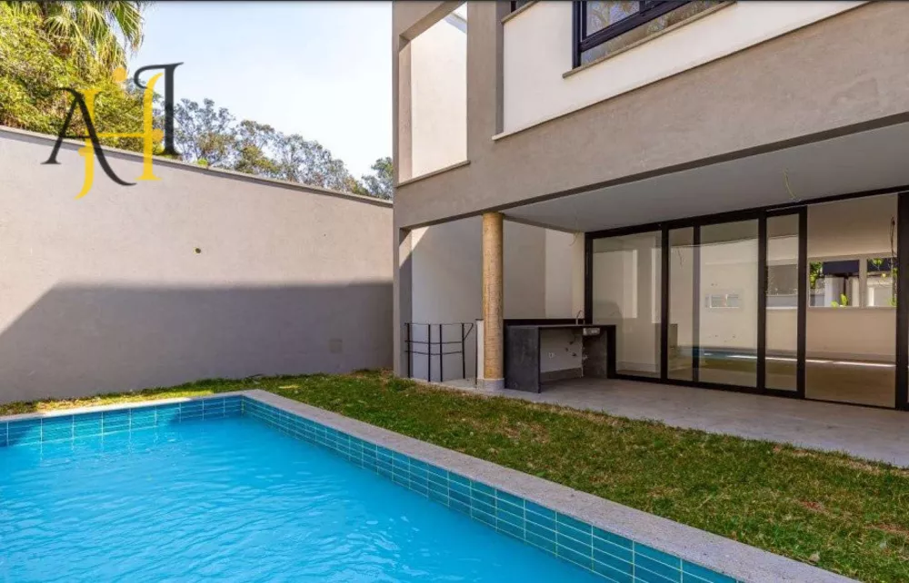 Casa de Condomínio à venda com 4 quartos, 367m² - Foto 1