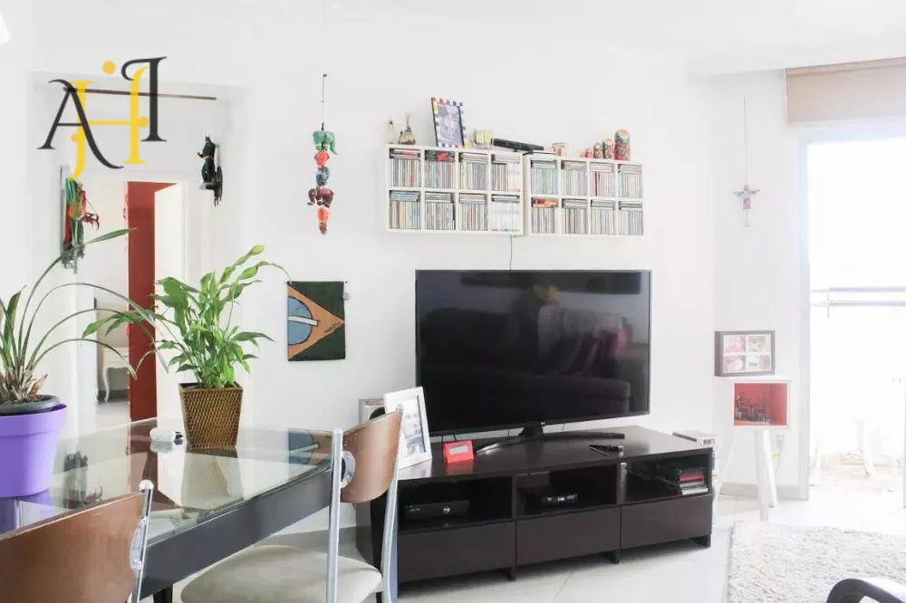 Apartamento à venda com 3 quartos, 72m² - Foto 1