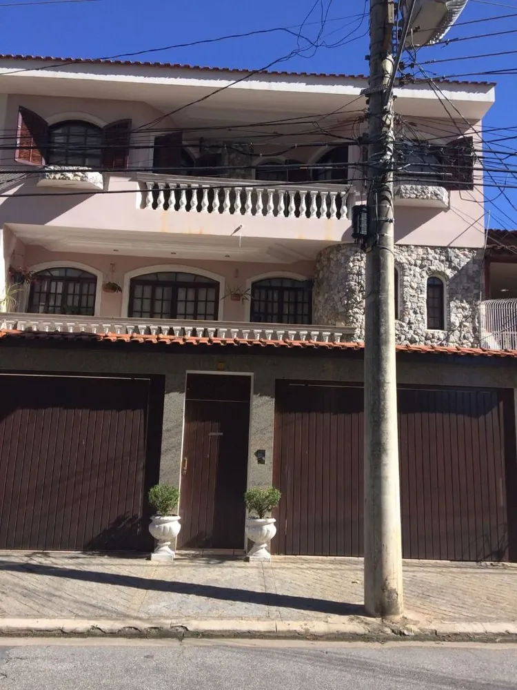 Sobrado, 3 quartos, 404 m² - Foto 1
