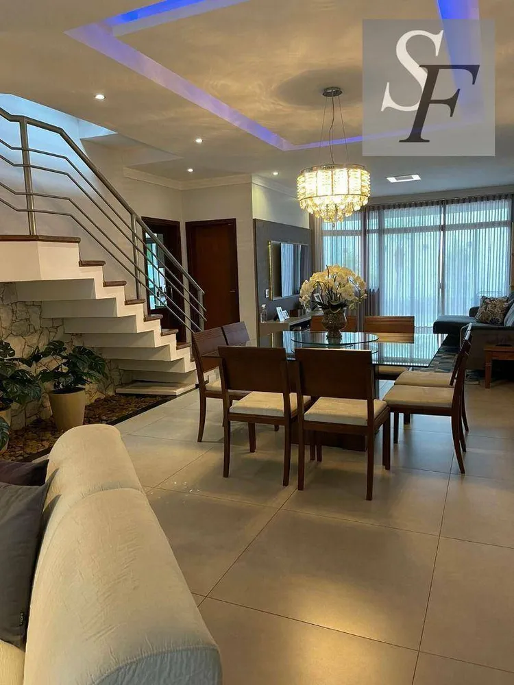 Sobrado, 3 quartos, 295 m² - Foto 1