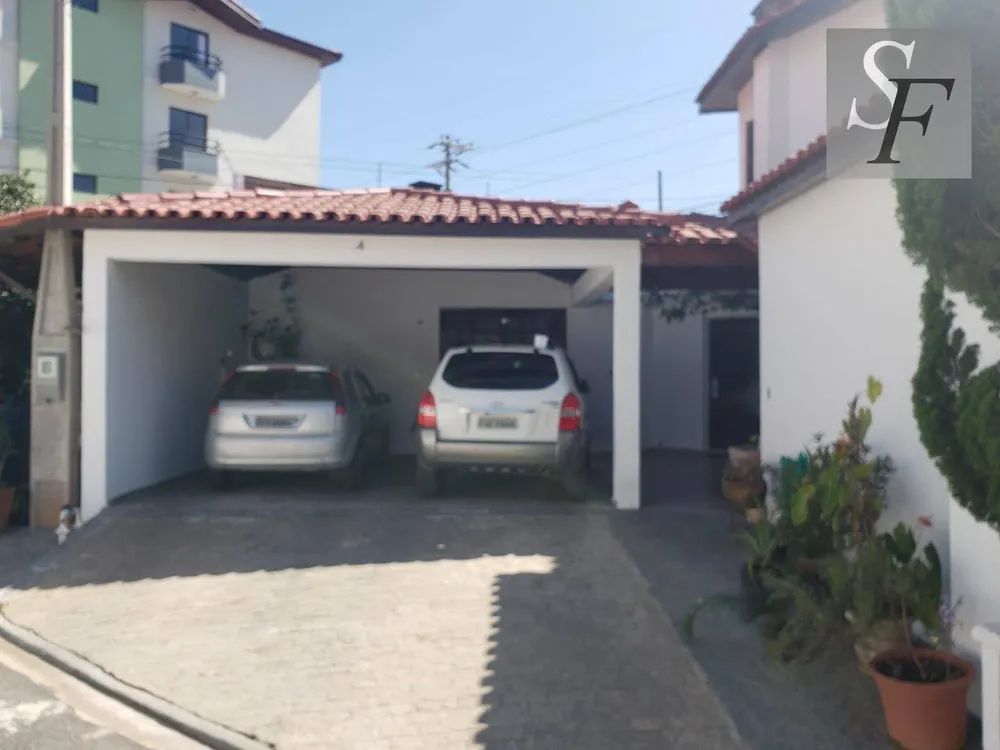 Sobrado, 3 quartos, 218 m² - Foto 2