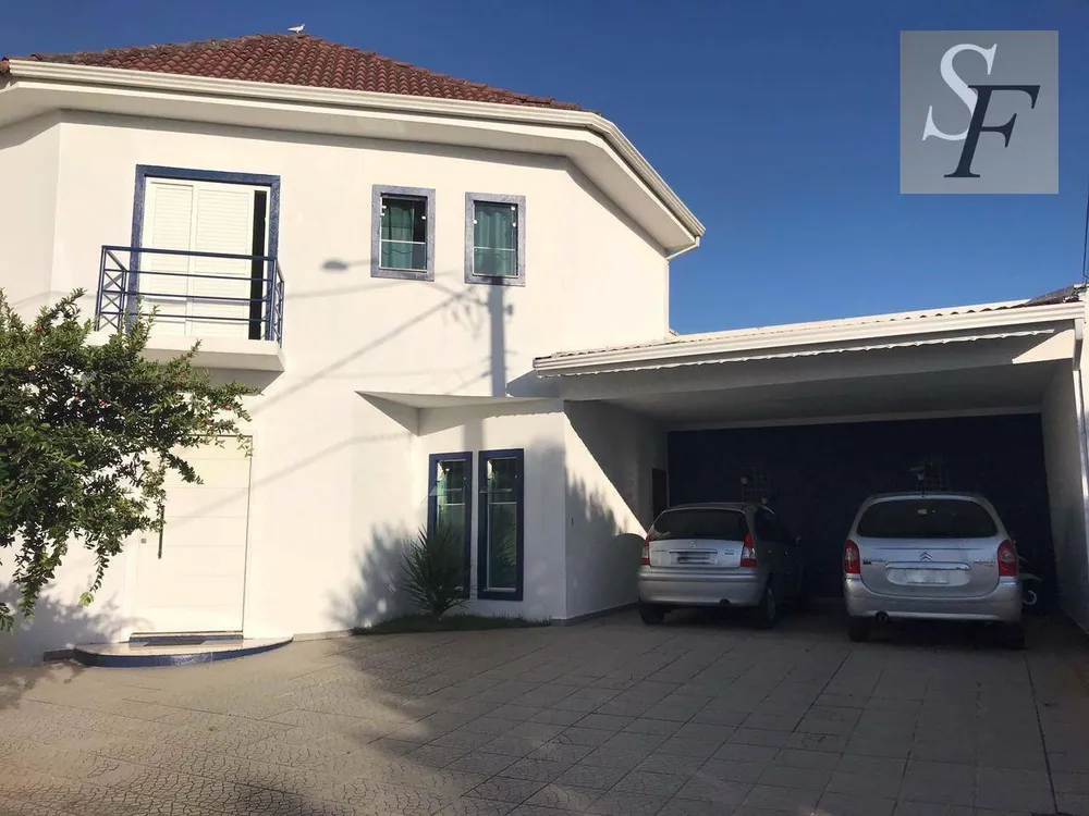 Sobrado, 3 quartos, 342 m² - Foto 1